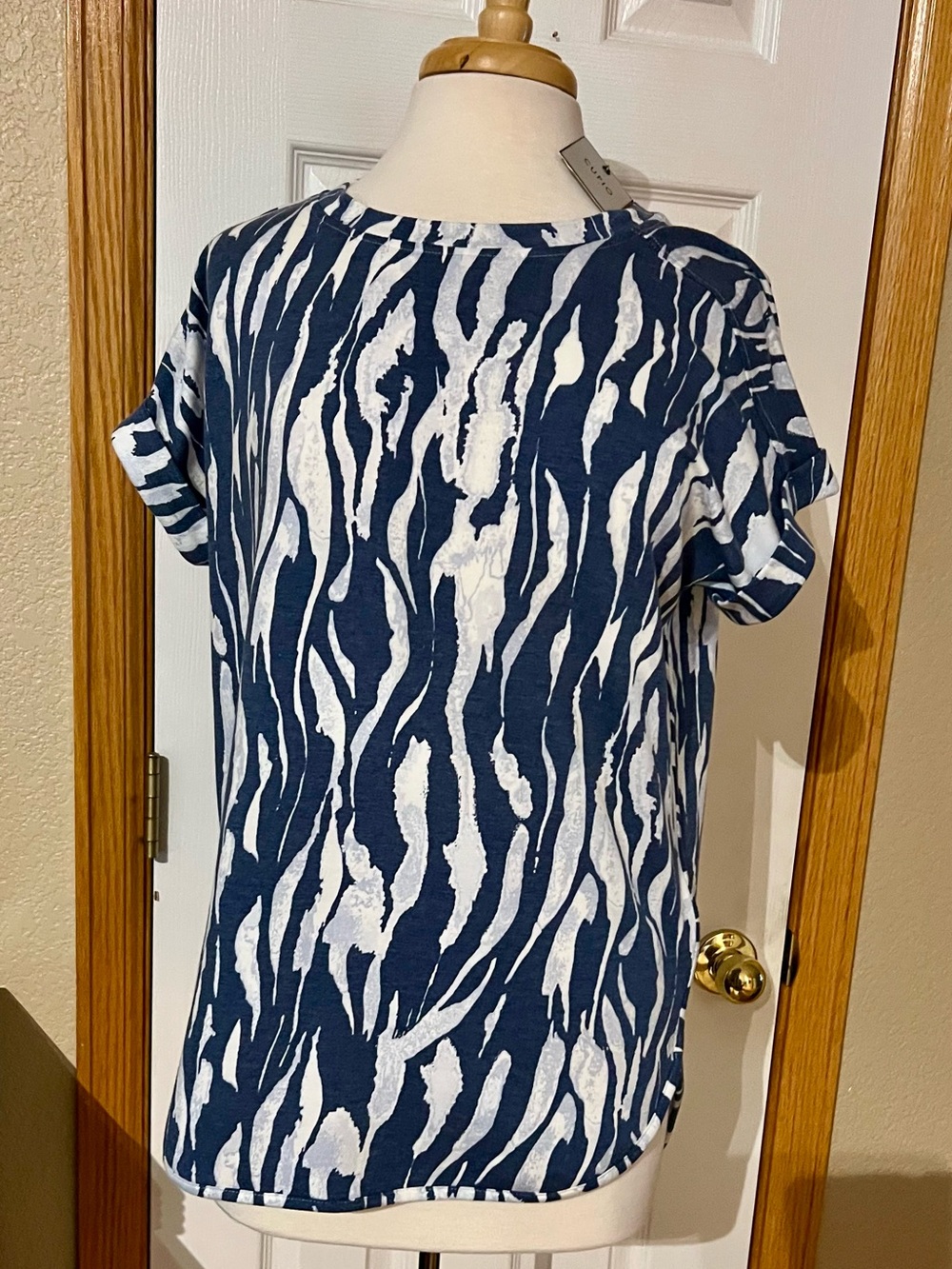 Blue and White Print Short Sleeve Women's Top Cupio